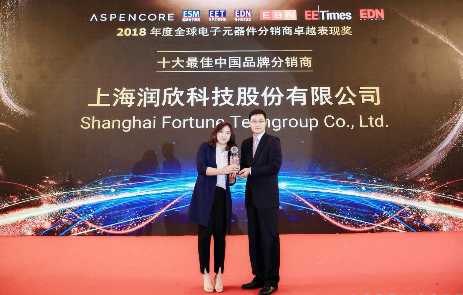 1551428638685176.jpg 1542075794923722.jpg